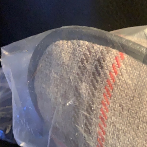 Throw pillows - Picture 3 of 3